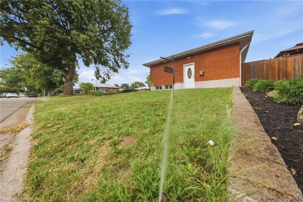 2 Frontenac Avenue Property Photo 40