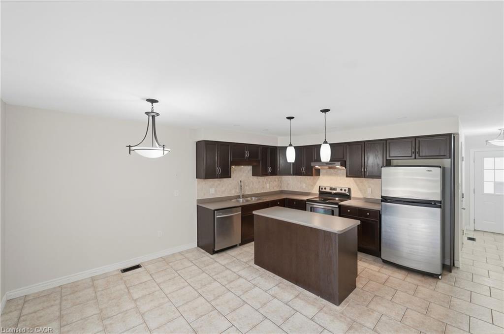 40-105 Bard Boulevard Property Photo 10