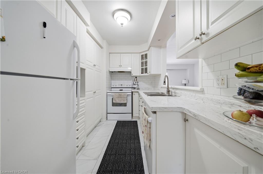 230 Sunset Boulevard Property Photo 4