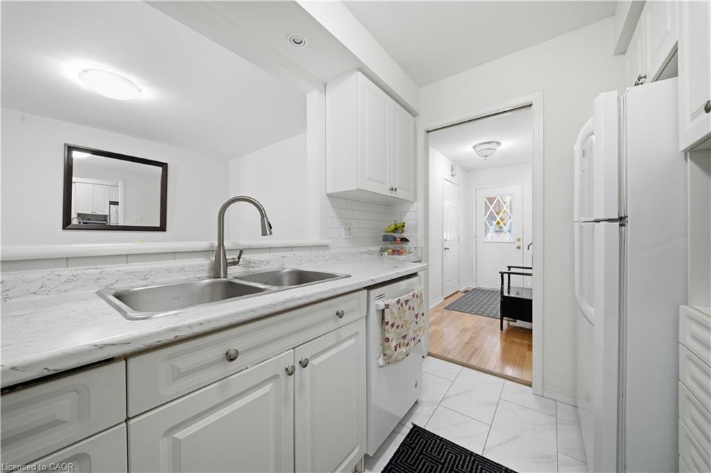 230 Sunset Boulevard Property Photo 5