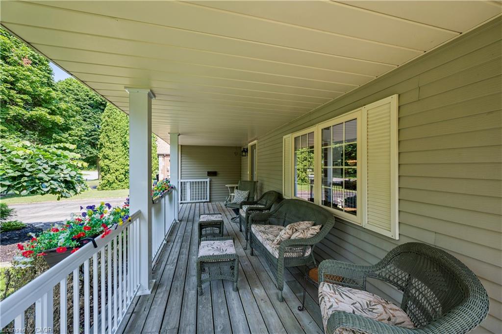 460 Winchester Drive Property Photo 6
