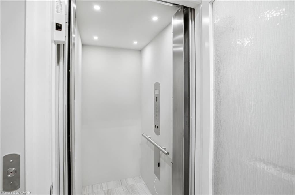 14 Aberdeen Lane S Property Photo 10