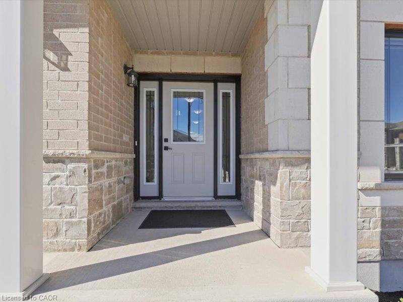 905 Broadacre Place Property Photo 2