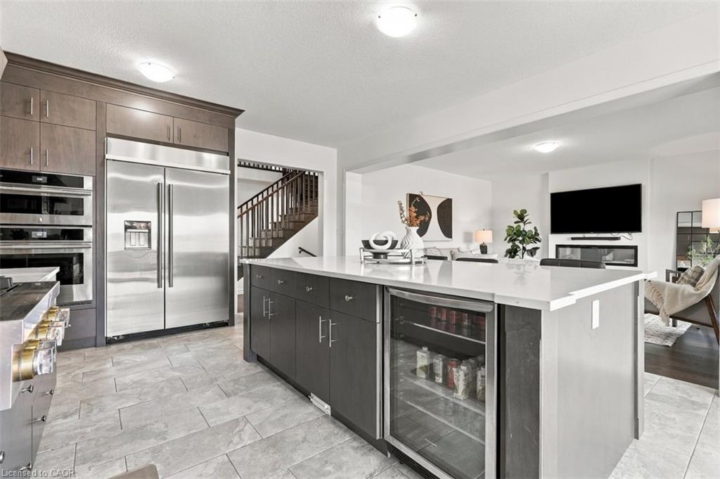 905 Broadacre Place Property Photo 8