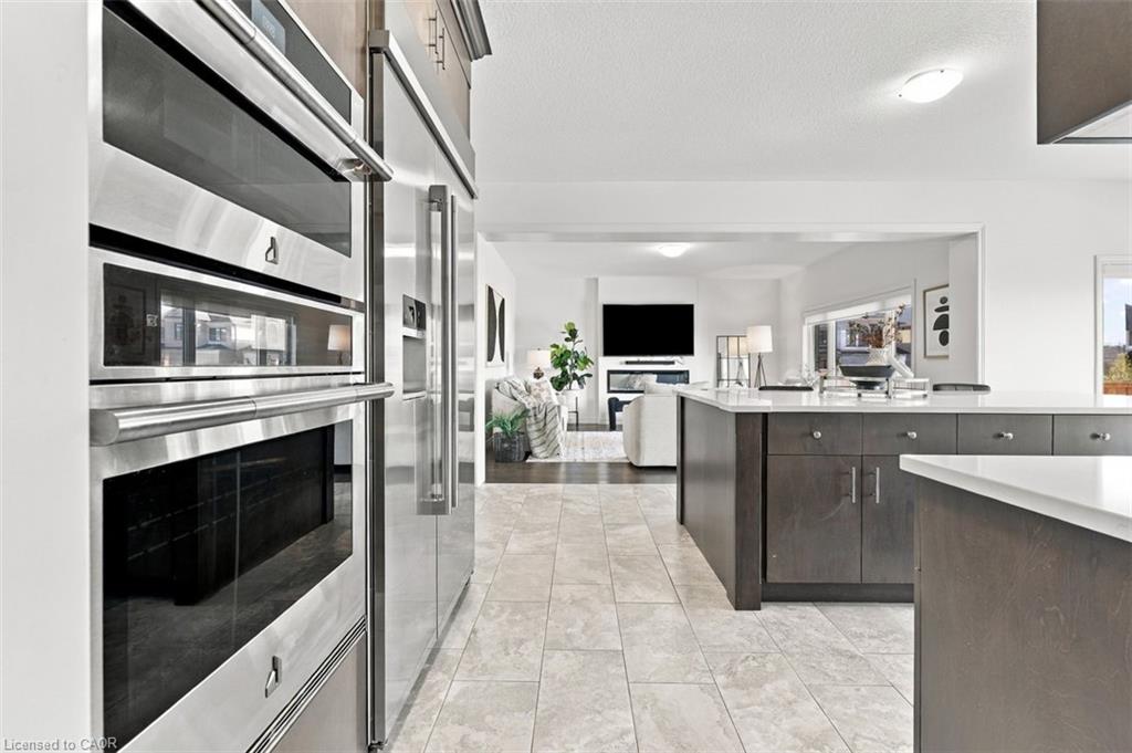 905 Broadacre Place Property Photo 11