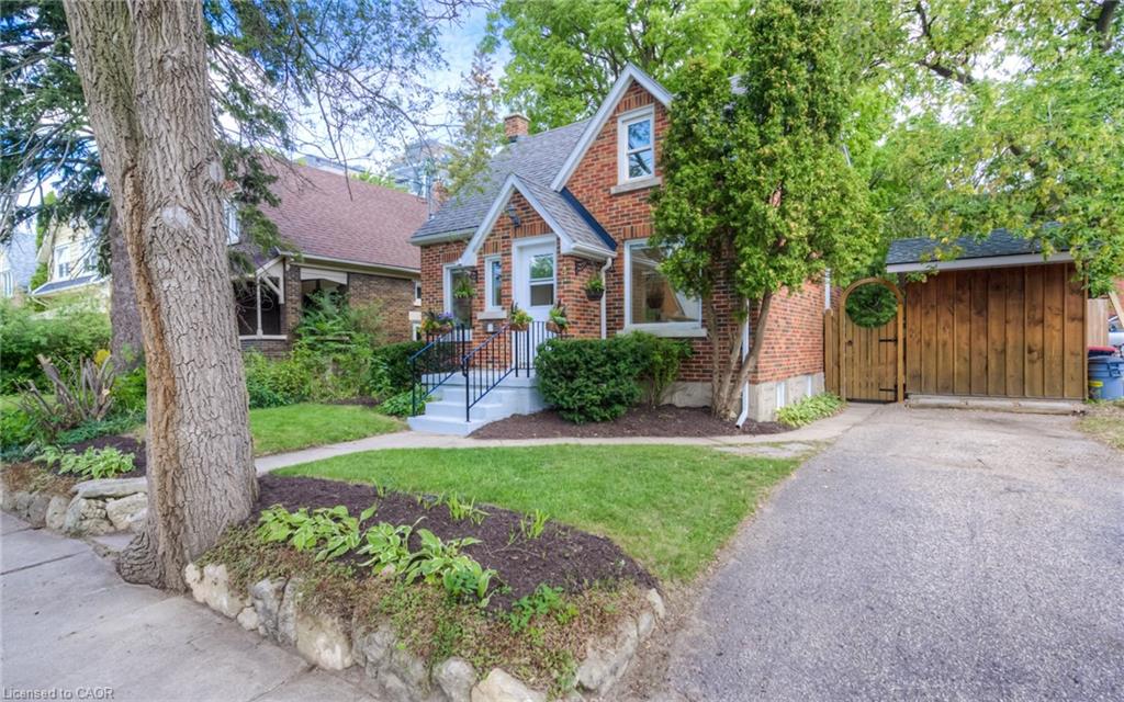 4 Dunbar Road N Property Photo 5