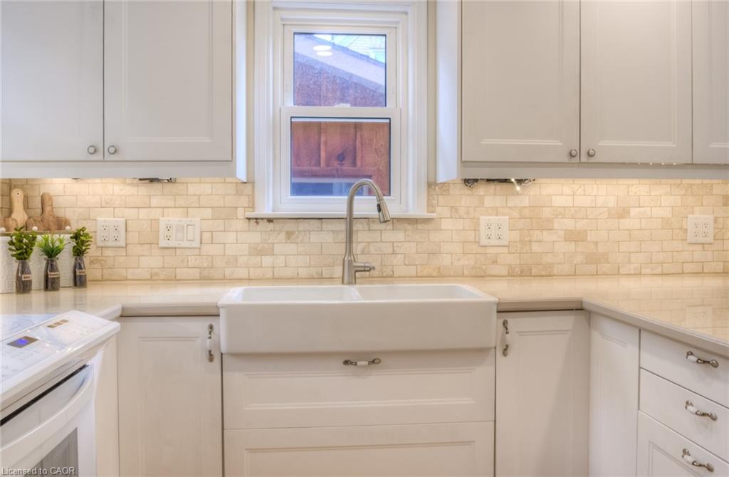 4 Dunbar Road N Property Photo 14