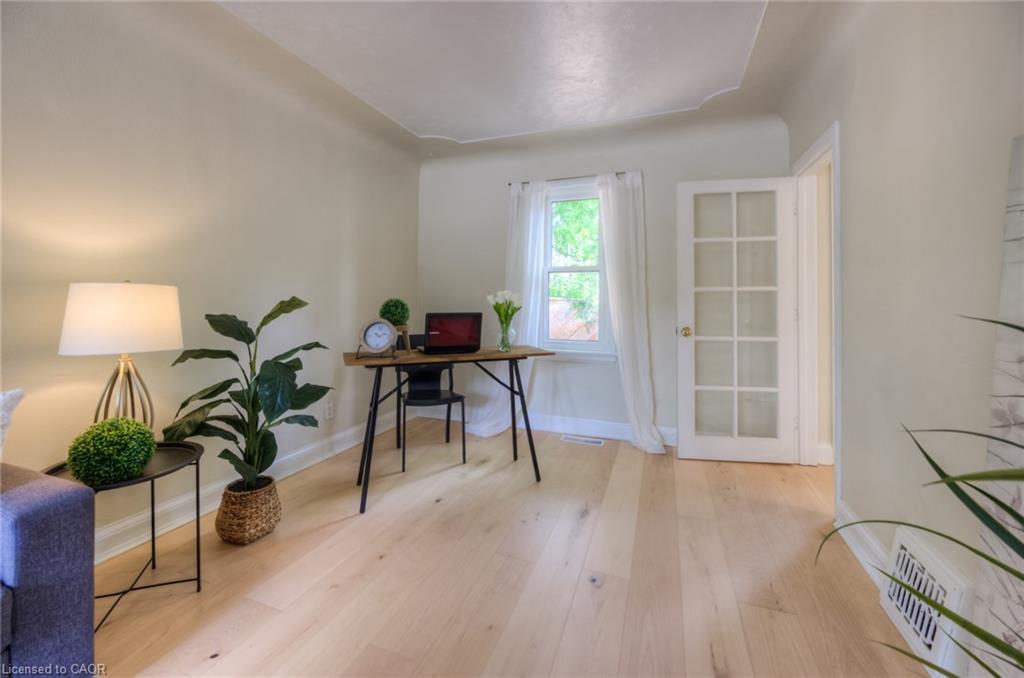 4 Dunbar Road N Property Photo 22