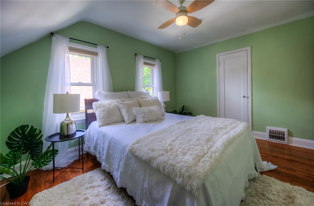 4 Dunbar Road N Property Photo 27