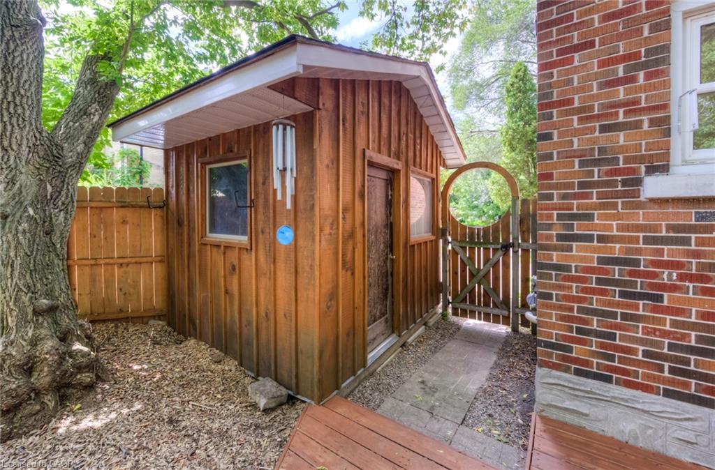 4 Dunbar Road N Property Photo 33
