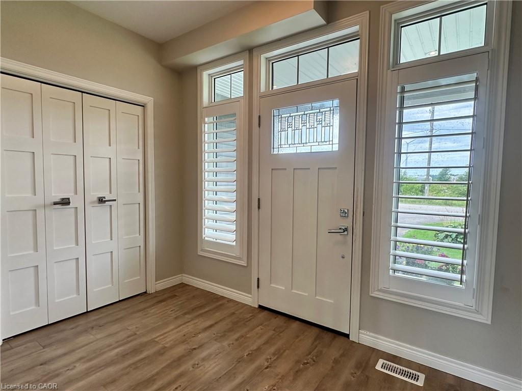 3176 Lakeshore Road Property Photo 10