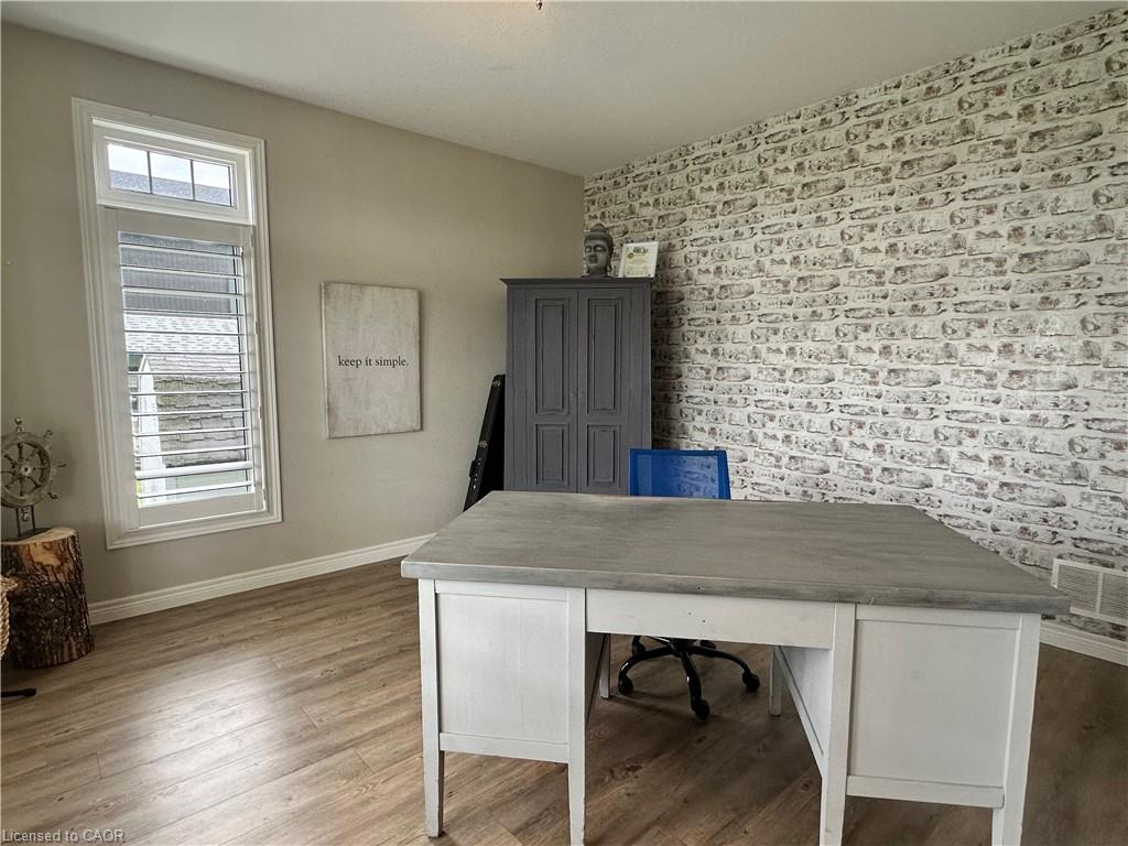 3176 Lakeshore Road Property Photo 11