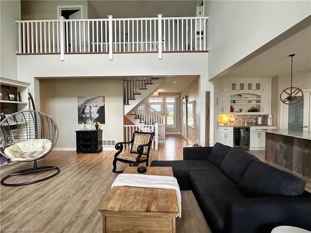 3176 Lakeshore Road Property Photo 12