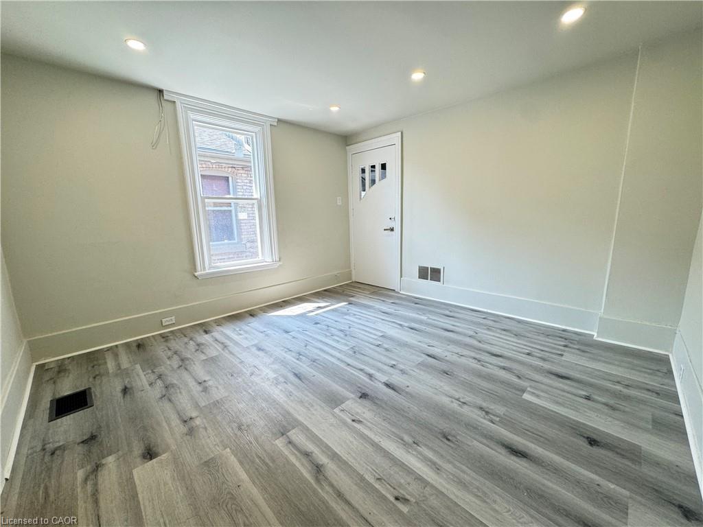 2-30 Ontario Street Property Photo 3