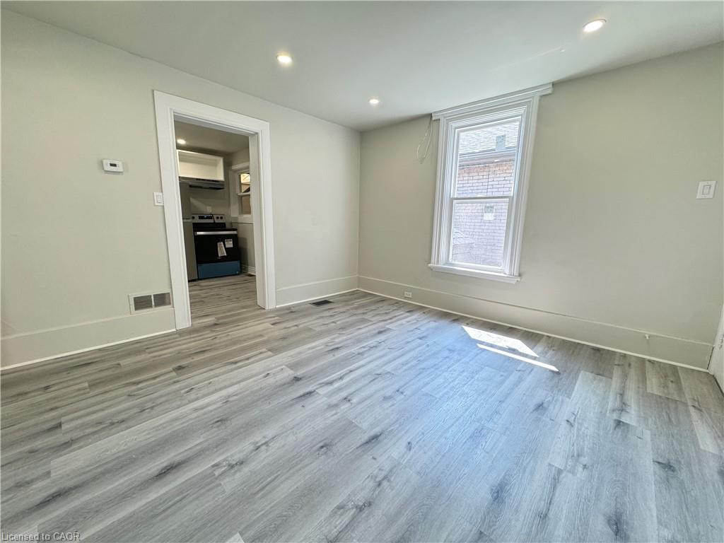 2-30 Ontario Street Property Photo 4