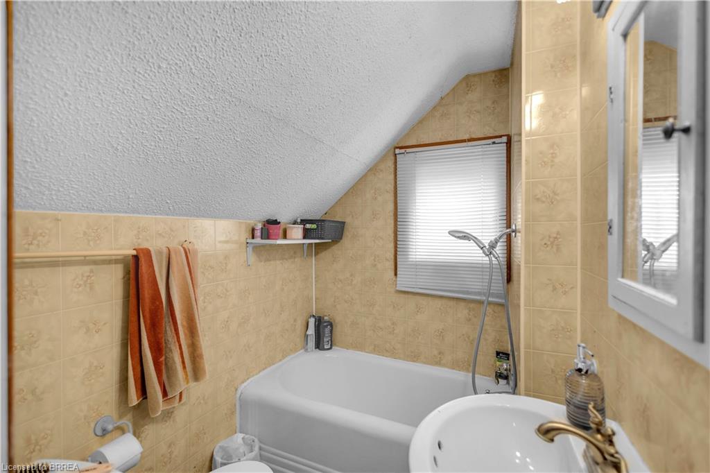 35 James Avenue Property Photo 13