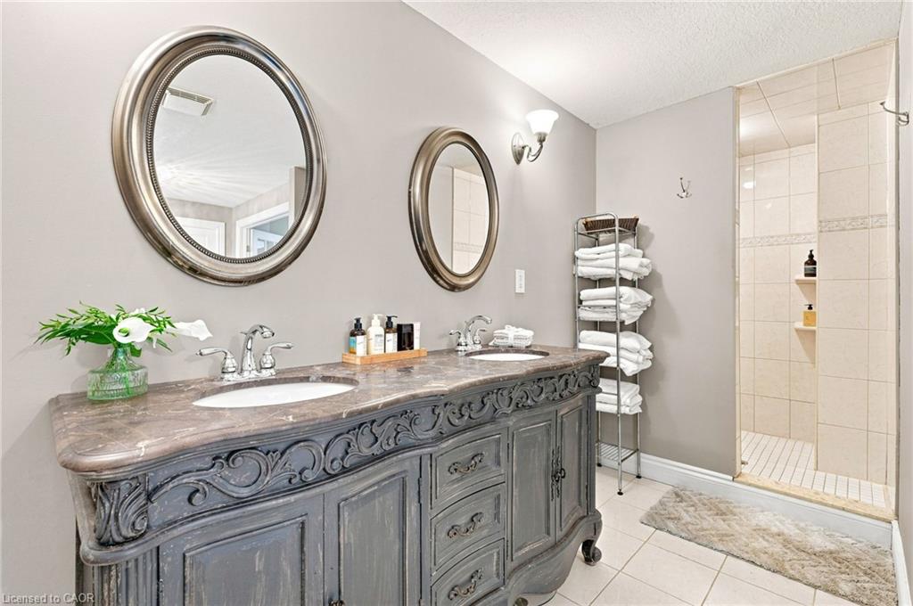 110 Old Ancaster Road Property Photo 23