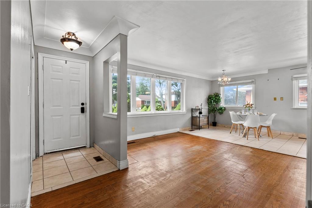 143 West 25th Street Property Photo 4