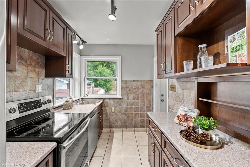 143 West 25th Street Property Photo 10