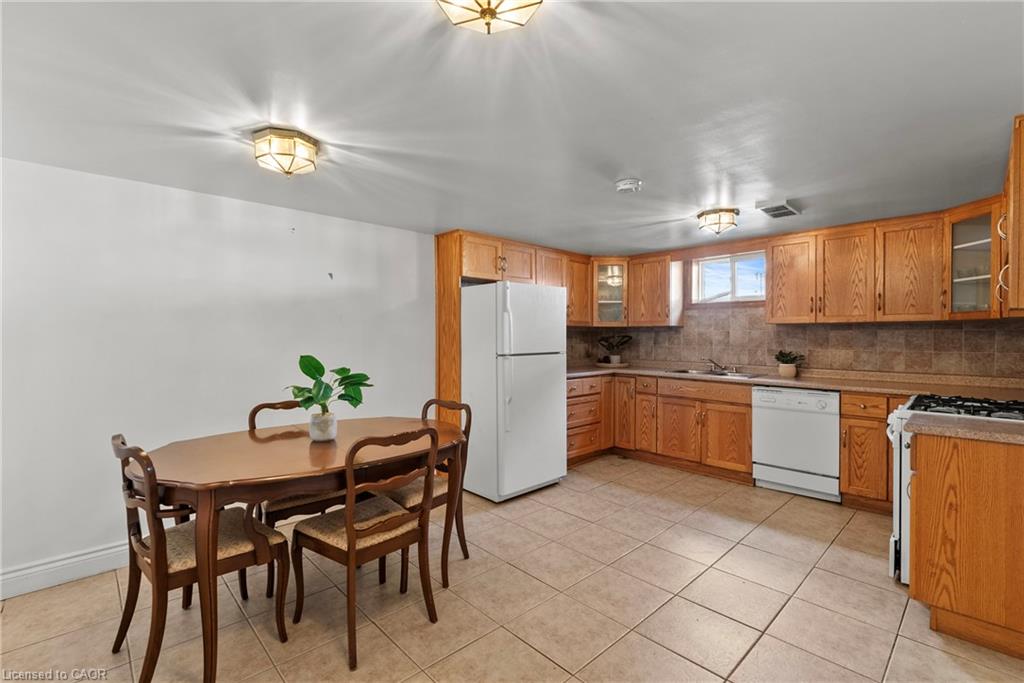143 West 25th Street Property Photo 17