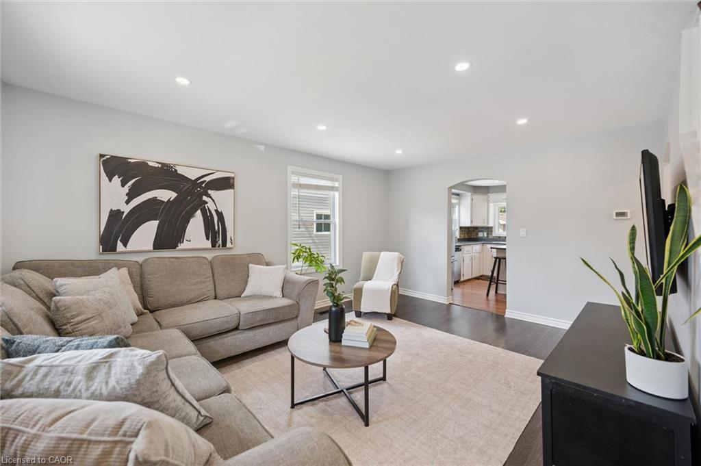 131 Norfolk Avenue Property Photo 4
