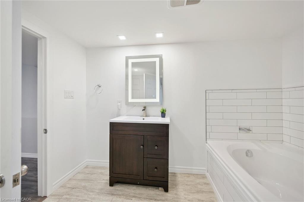 131 Norfolk Avenue Property Photo 24