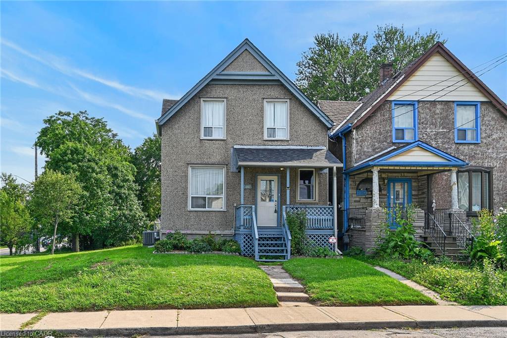 230 Picton Street E Property Photo 4