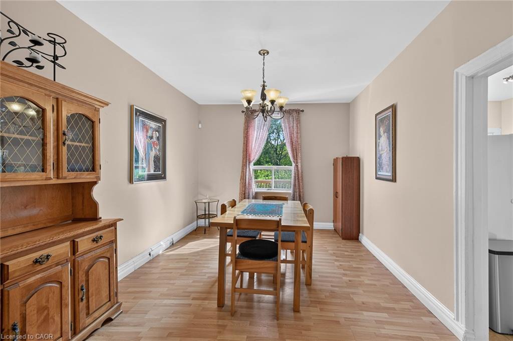 230 Picton Street E Property Photo 12