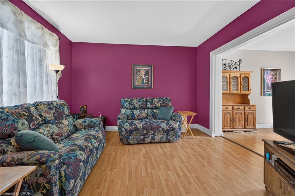 230 Picton Street E Property Photo 15