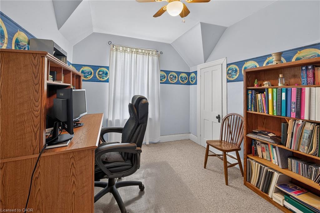 230 Picton Street E Property Photo 22