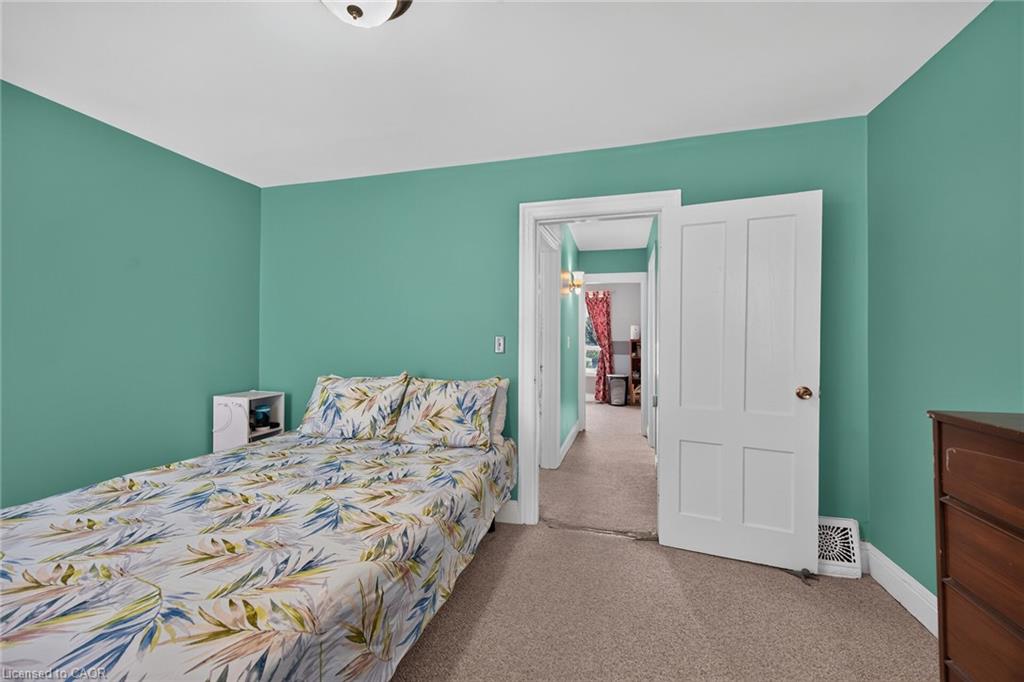 230 Picton Street E Property Photo 25