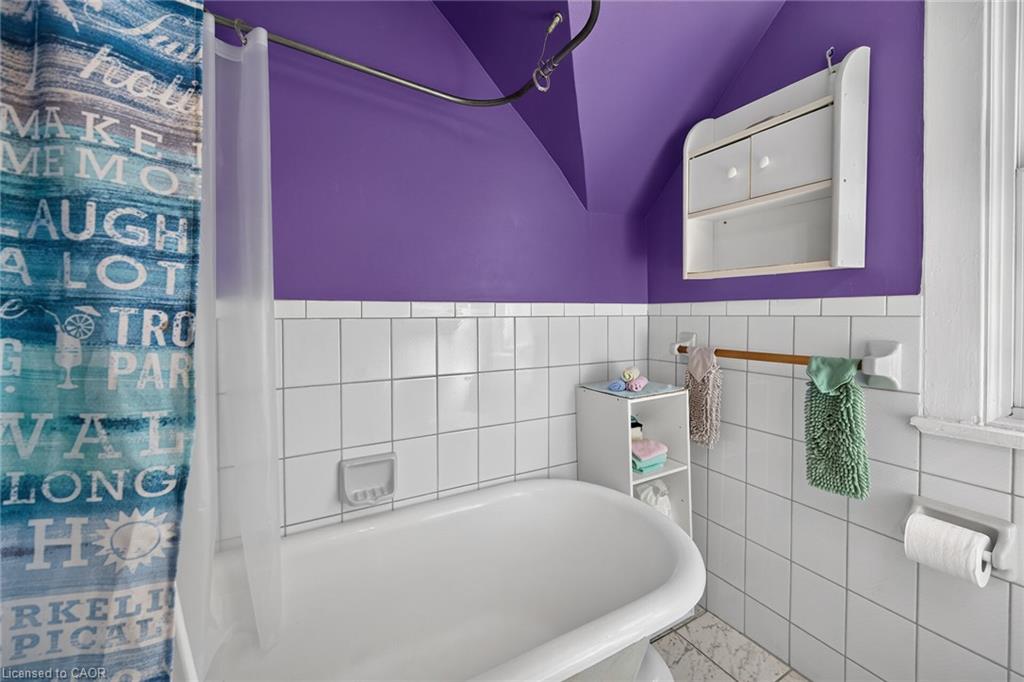 230 Picton Street E Property Photo 27