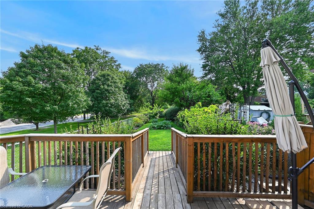230 Picton Street E Property Photo 29