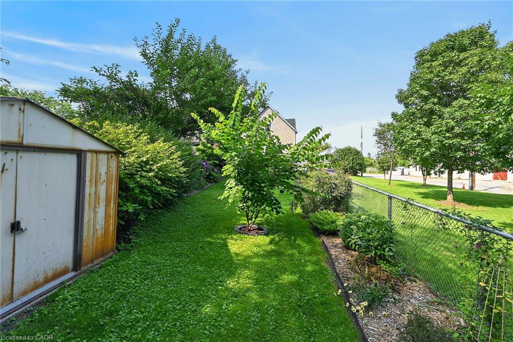230 Picton Street E Property Photo 38