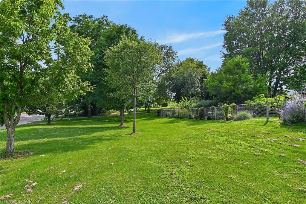 230 Picton Street E Property Photo 48