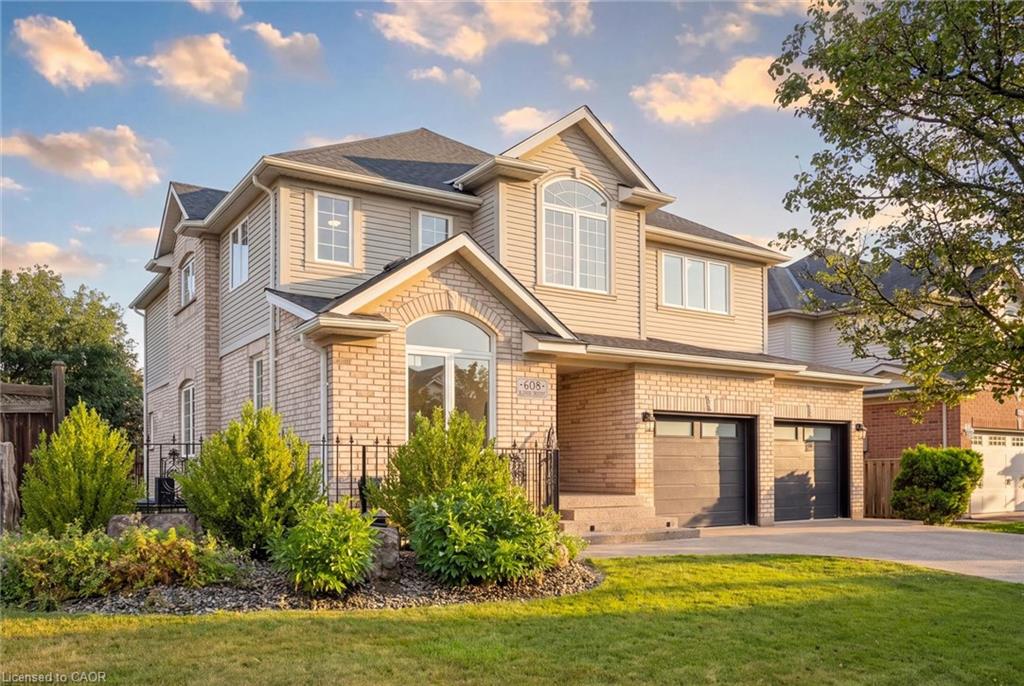 608 Bluenose Crescent Property Photo 1