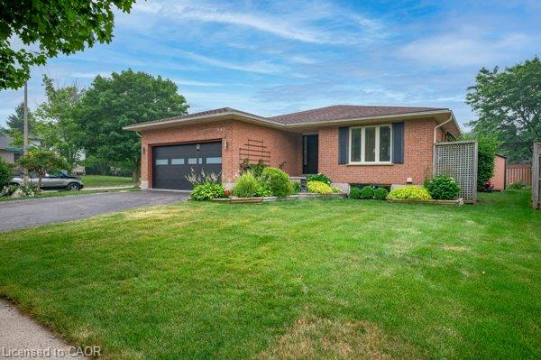 363 Twinflower Crescent Property Photo 3