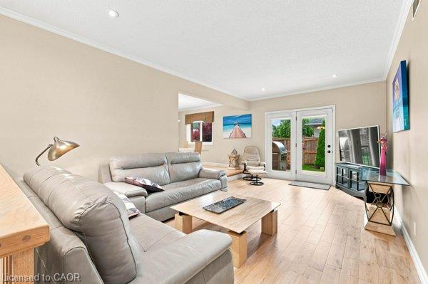 363 Twinflower Crescent Property Photo 15