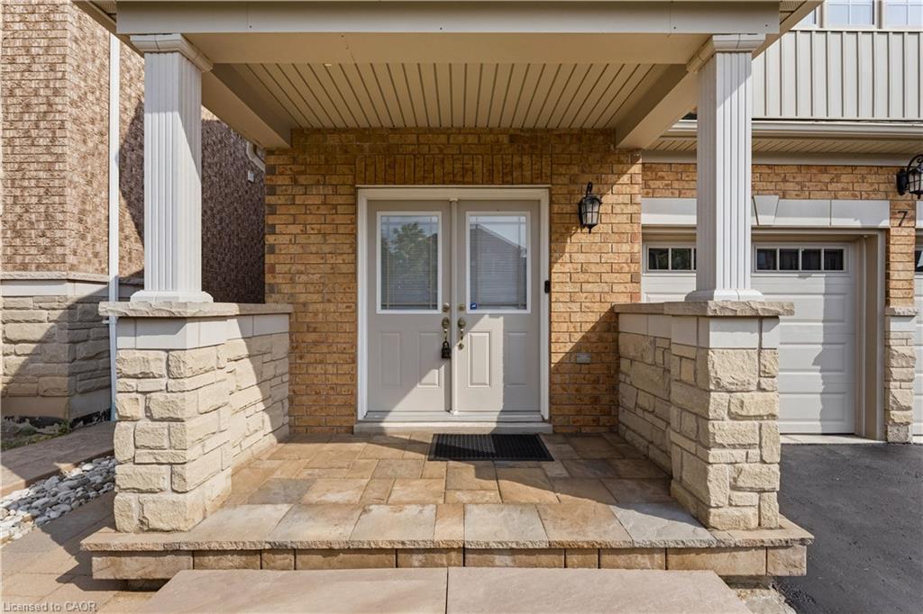 7 Iverson Drive Property Photo 4