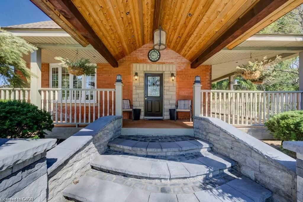 875 Safari Road Property Photo 1