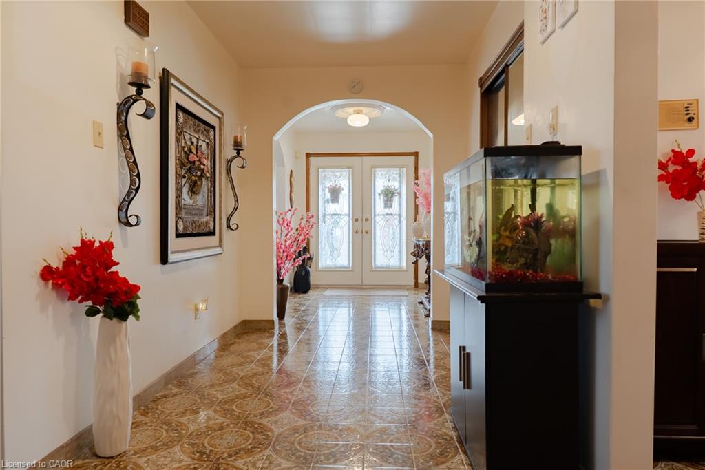 43 Henley Drive Property Photo 8