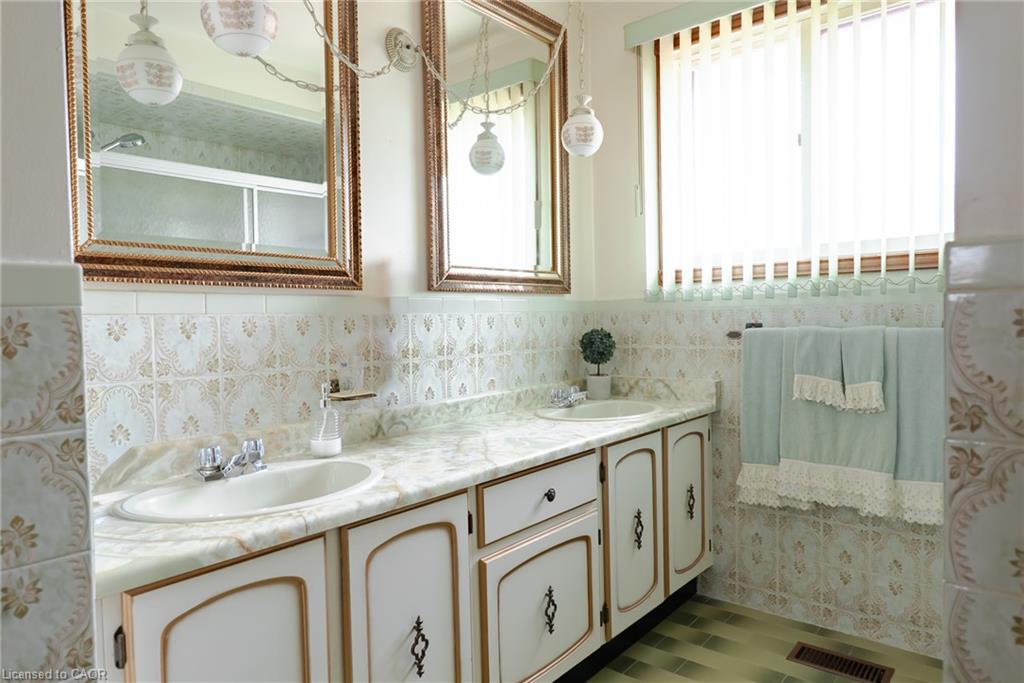 43 Henley Drive Property Photo 15