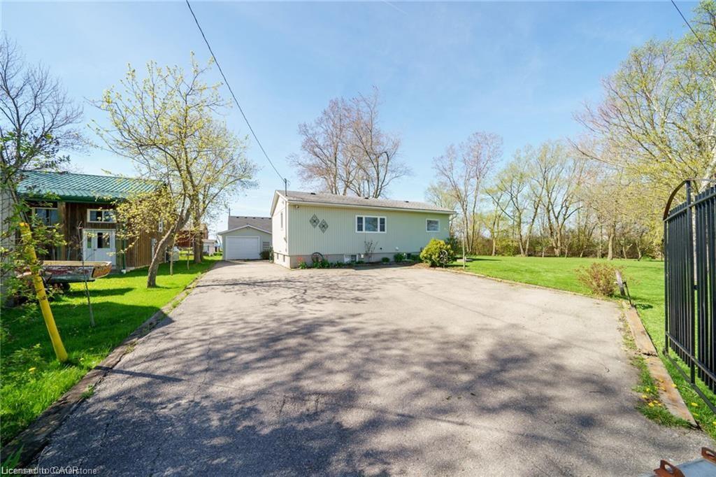2970 Lakeshore Road Property Photo 4