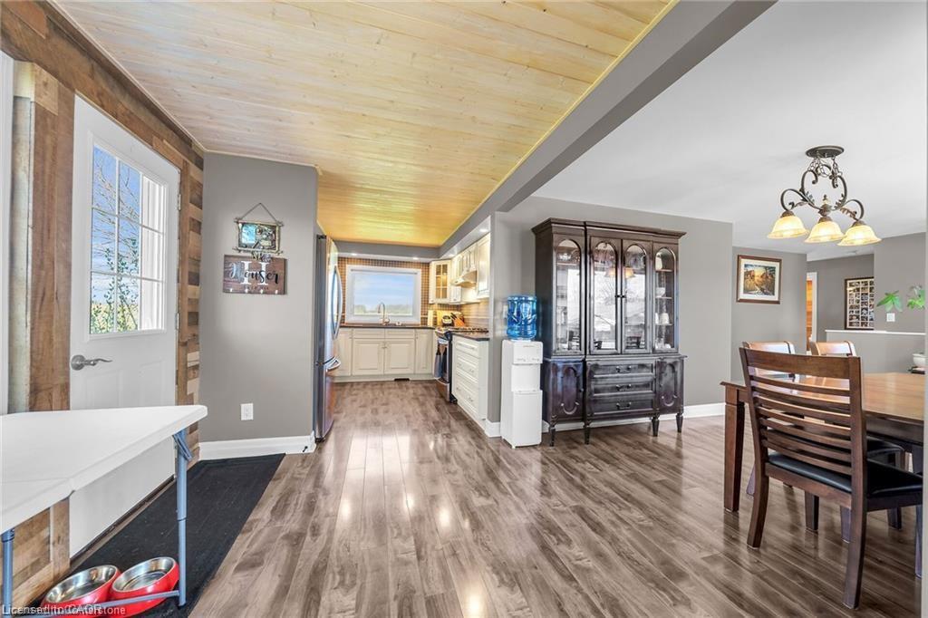 2970 Lakeshore Road Property Photo 11