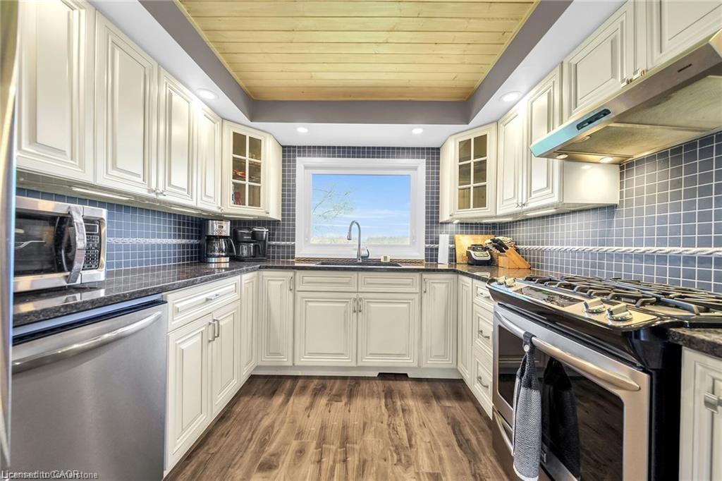 2970 Lakeshore Road Property Photo 13