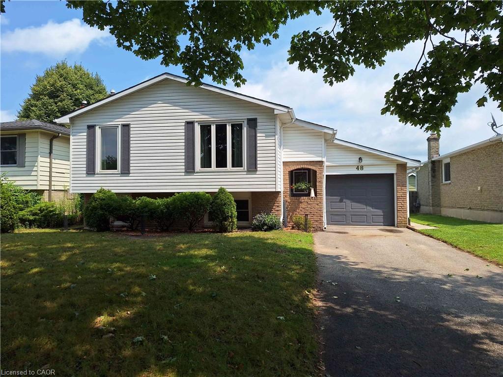 48 Crestlynn Crescent Property Photo 1