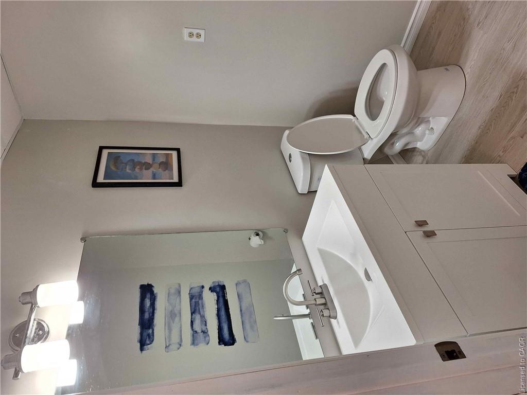 48 Crestlynn Crescent Property Photo 13