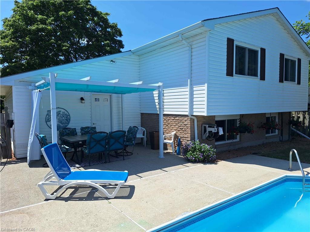 48 Crestlynn Crescent Property Photo 18