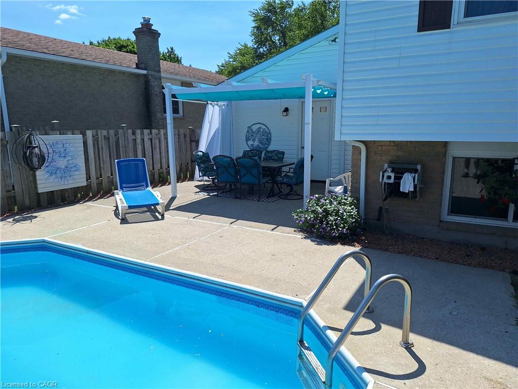 48 Crestlynn Crescent Property Photo 19