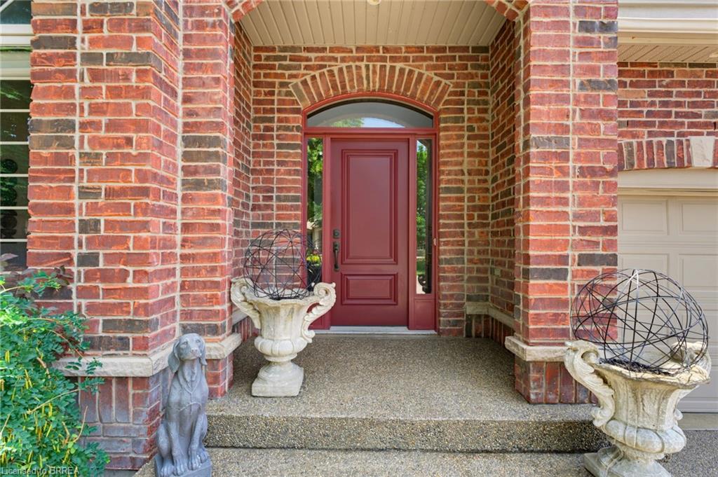 141 Falconridge Drive Property Photo 3